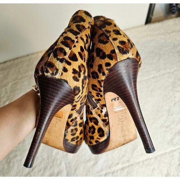 Boutique Leopard print leather fur surface 6.5 high ultra high heel boots w Zip. - Picture 6 of 16